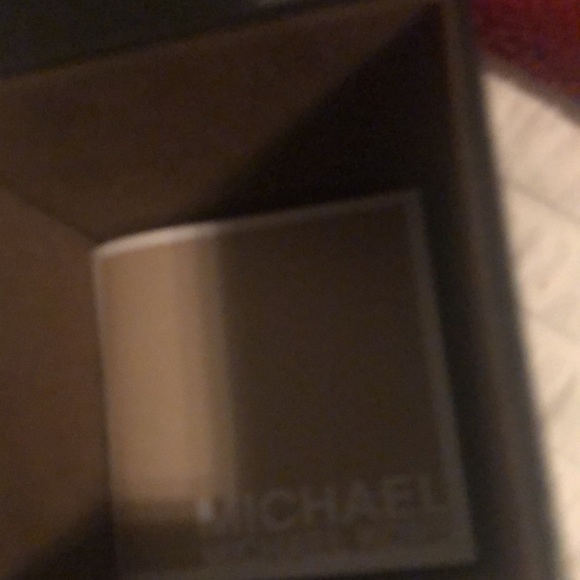 NEW***Michael Kors watch *** Not from outlet! Open to offers! No lowball please - Picture 7 of 12